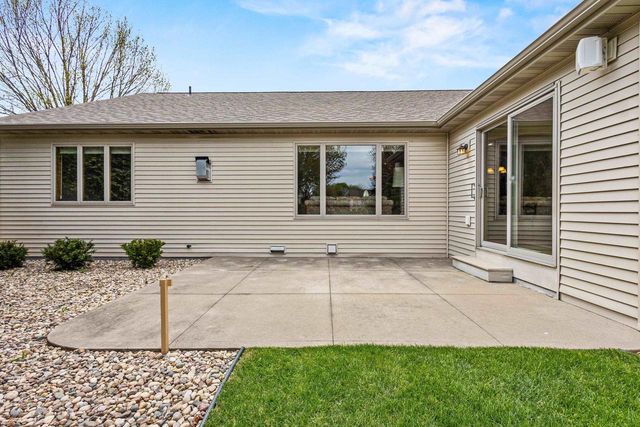 36 PENBROOK CIRCLE, Appleton, WI 54913