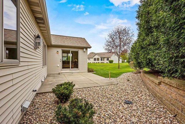 36 PENBROOK CIRCLE, Appleton, WI 54913