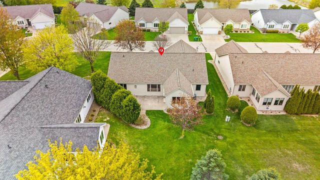 36 PENBROOK CIRCLE, Appleton, WI 54913