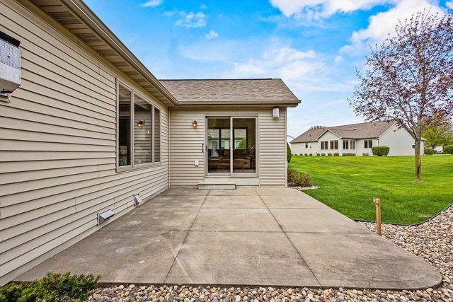 36 PENBROOK CIRCLE, Appleton, WI 54913