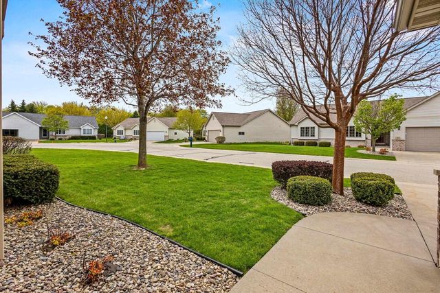 36 PENBROOK CIRCLE, Appleton, WI 54913