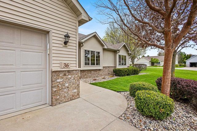 36 PENBROOK CIRCLE, Appleton, WI 54913