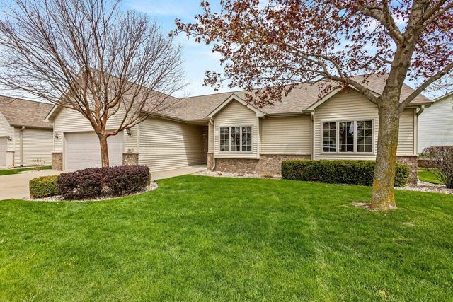36 PENBROOK CIRCLE, Appleton, WI 54913