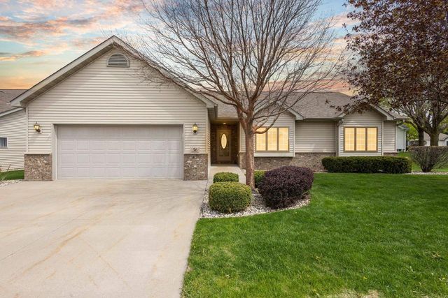 36 PENBROOK CIRCLE, Appleton, WI 54913