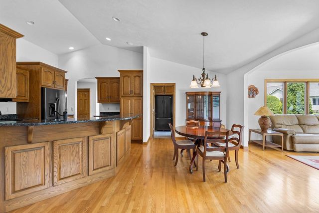36 PENBROOK CIRCLE, Appleton, WI 54913