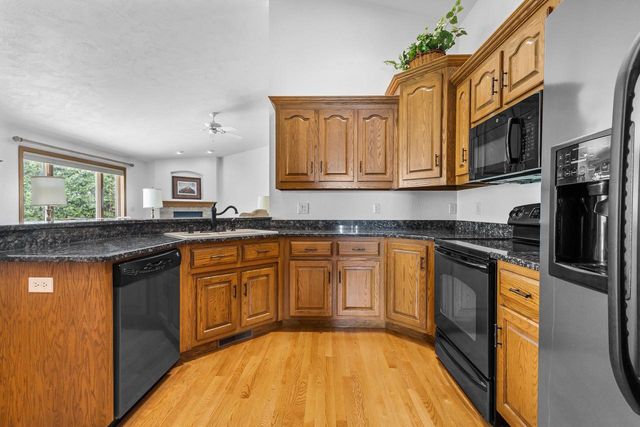 36 PENBROOK CIRCLE, Appleton, WI 54913