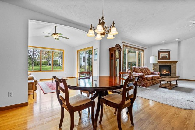 36 PENBROOK CIRCLE, Appleton, WI 54913