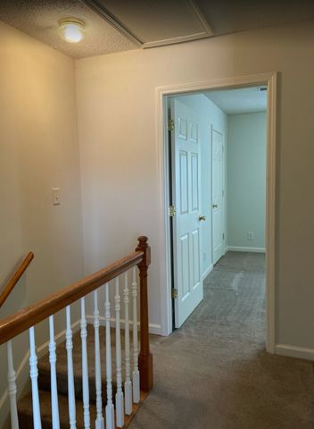 296 Raleigh Dr Apt B, Clarksville, TN 37043