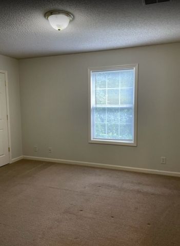 296 Raleigh Dr Apt B, Clarksville, TN 37043