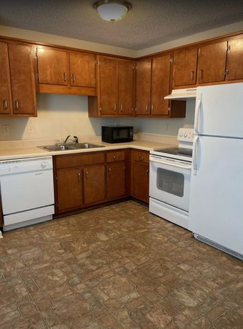 296 Raleigh Dr Apt B, Clarksville, TN 37043