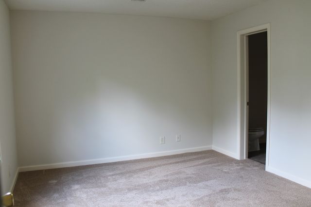 296 Raleigh Dr Apt B, Clarksville, TN 37043