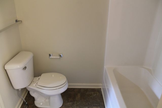 296 Raleigh Dr Apt B, Clarksville, TN 37043