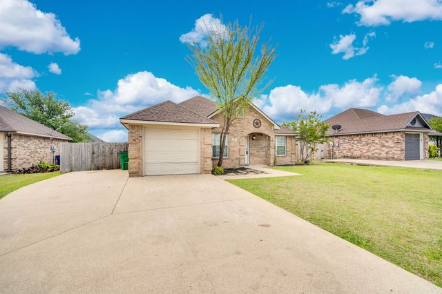620 Jordan Lane, Waxahachie, TX 75165