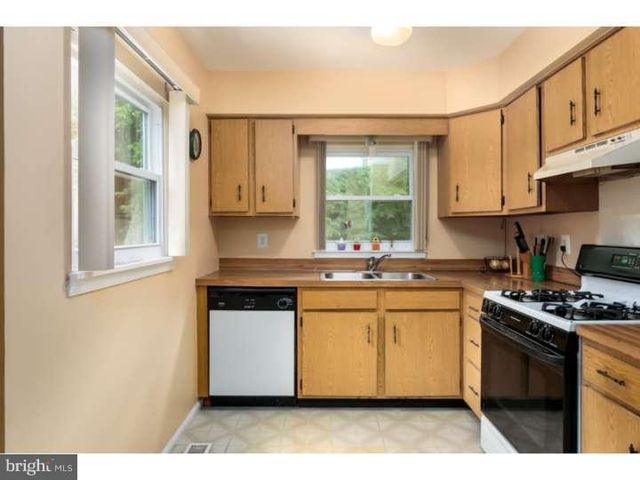 10 HANOVER PL, Sicklerville, NJ 08081