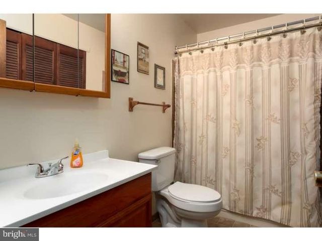 10 HANOVER PL, Sicklerville, NJ 08081