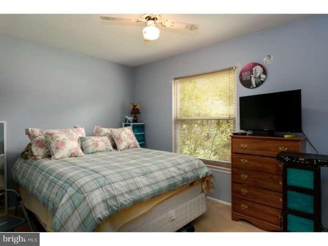 10 HANOVER PL, Sicklerville, NJ 08081