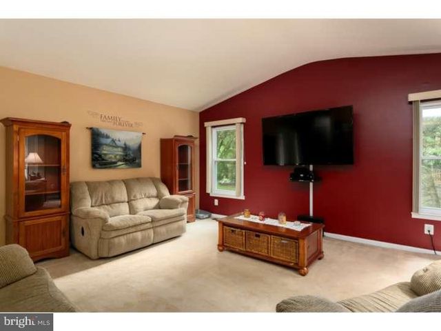 10 HANOVER PL, Sicklerville, NJ 08081