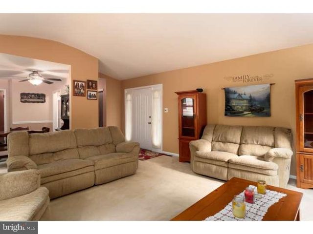 10 HANOVER PL, Sicklerville, NJ 08081