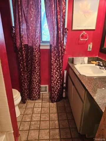 39409 Garony Drive, Clinton Township, MI 48038