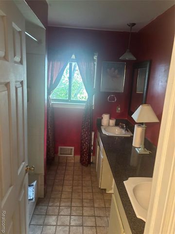 39409 Garony Drive, Clinton Township, MI 48038