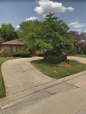 39409 Garony Drive, Clinton Township, MI 48038
