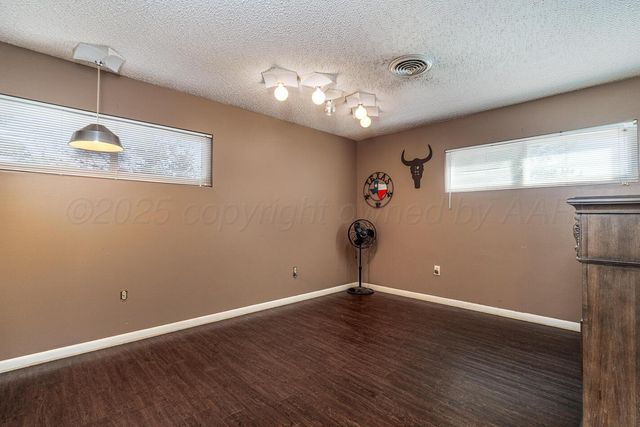 1900 Hemlock Street, Borger, TX 79007