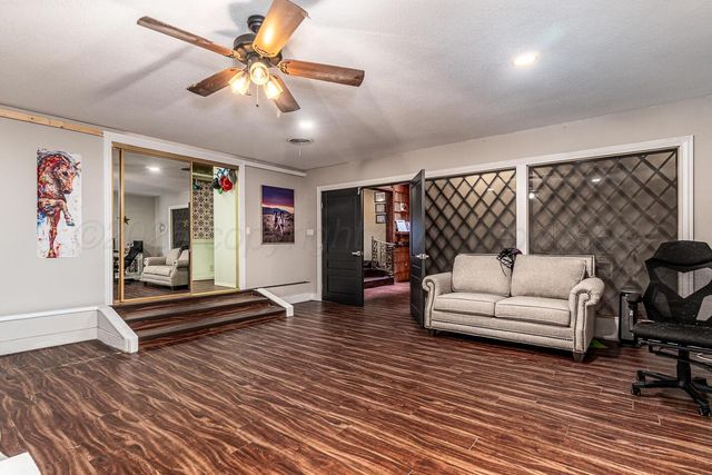 1900 Hemlock Street, Borger, TX 79007