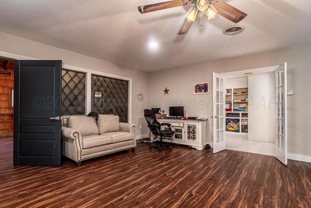 1900 Hemlock Street, Borger, TX 79007