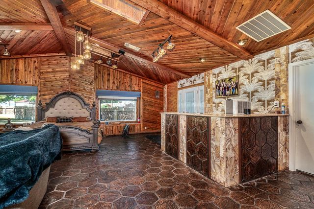 1900 Hemlock Street, Borger, TX 79007