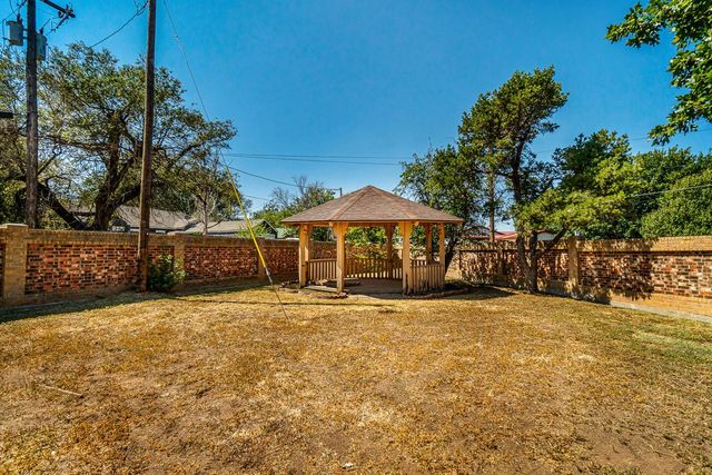 1900 Hemlock Street, Borger, TX 79007