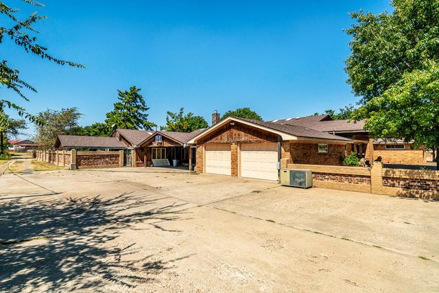 1900 Hemlock Street, Borger, TX 79007