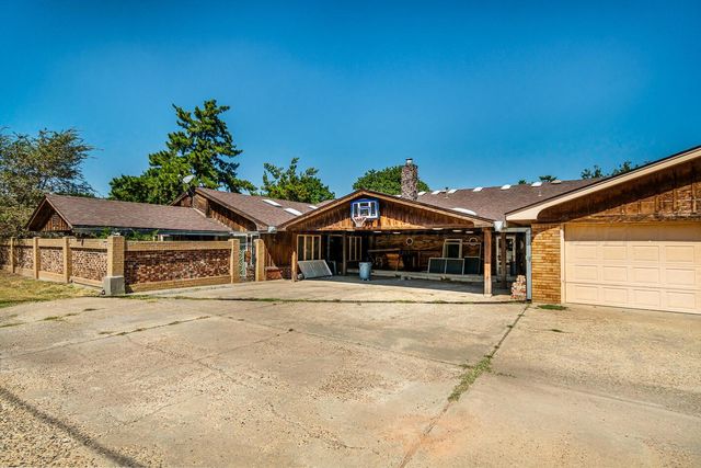 1900 Hemlock Street, Borger, TX 79007