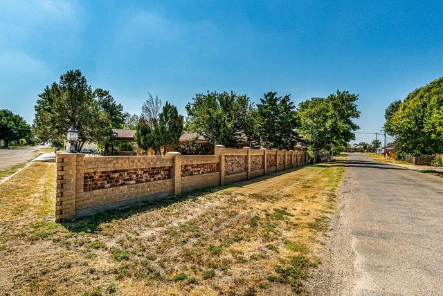 1900 Hemlock Street, Borger, TX 79007