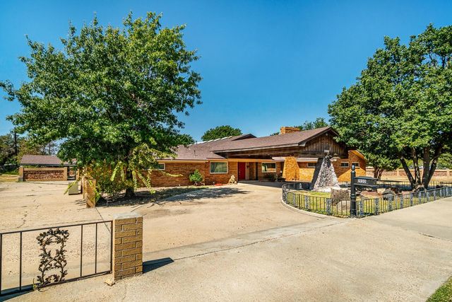 1900 Hemlock Street, Borger, TX 79007