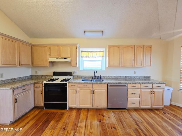 8612 Centennial Drive, El Paso, TX 79912