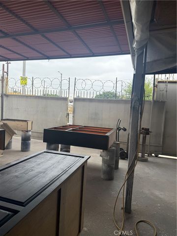 8132 S Central, Los Angeles, CA 90001