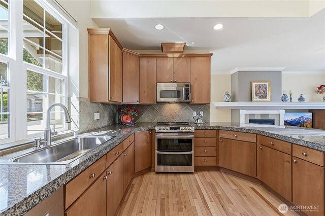 24563 NE Vine Maple Way, Redmond, WA 98053