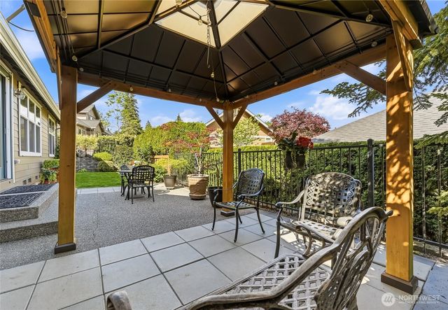 24563 NE Vine Maple Way, Redmond, WA 98053