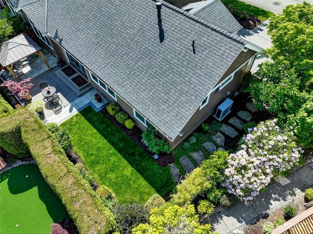 24563 NE Vine Maple Way, Redmond, WA 98053