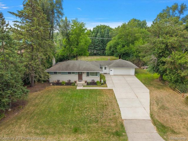 6676 Northview Drive, Independence Charter Township, MI 48346