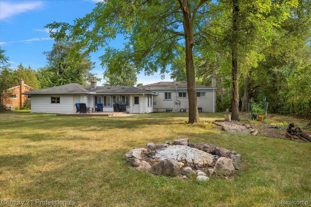 6676 Northview Drive, Independence Charter Township, MI 48346