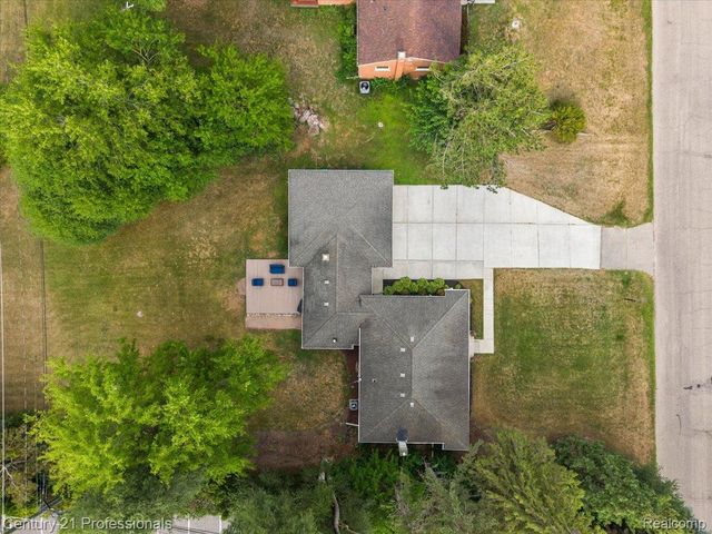 6676 Northview Drive, Independence Charter Township, MI 48346