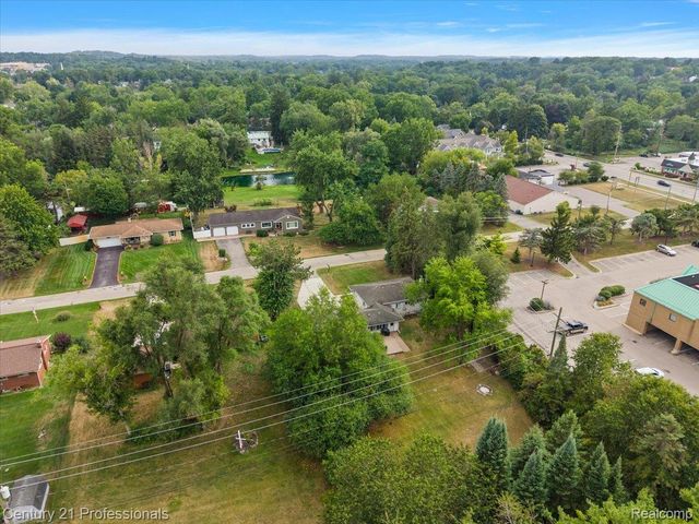 6676 Northview Drive, Independence Charter Township, MI 48346