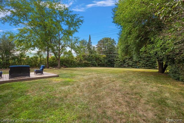 6676 Northview Drive, Independence Charter Township, MI 48346