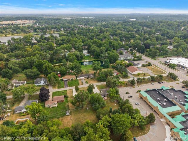 6676 Northview Drive, Independence Charter Township, MI 48346