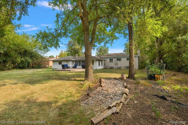 6676 Northview Drive, Independence Charter Township, MI 48346