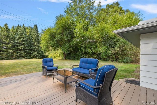 6676 Northview Drive, Independence Charter Township, MI 48346