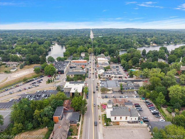 6676 Northview Drive, Independence Charter Township, MI 48346