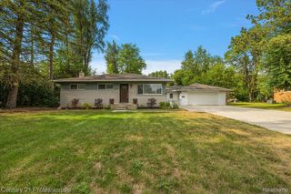 6676 Northview Drive, Independence Charter Township, MI 48346