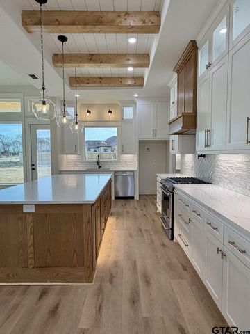 12279 Amy Ct, Bullard, TX 75757